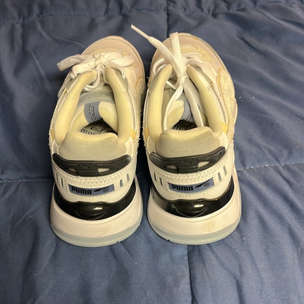 Puma - Picture 4 of 5